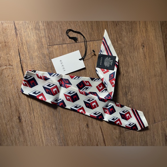 GUCCI-AUTHENTIC (NWT) Blue/Cream/Red Silk Twilly Scarf - Picture 10 of 10